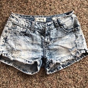 Daytrip Jean Shorts. Size 28.